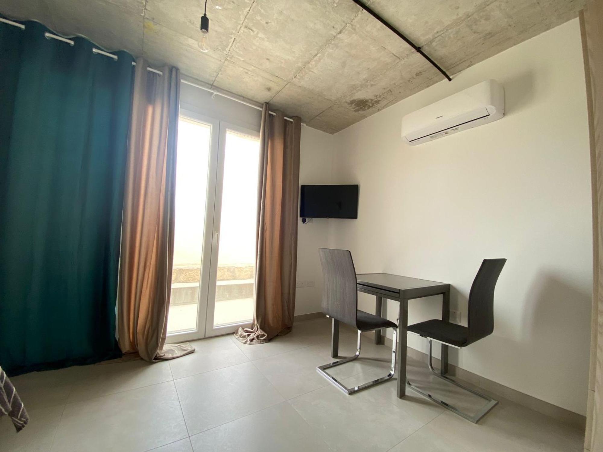 Minimal & Arty Townhouse Apartment Hamrun Екстериор снимка